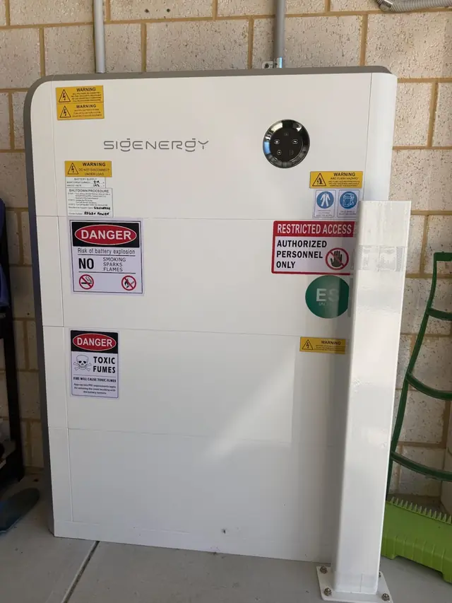 Sigenergy battery system with compliance signage